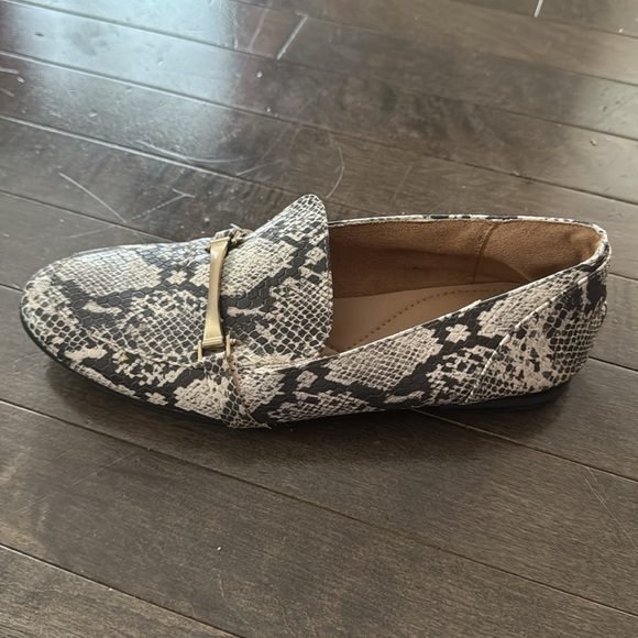 Snakeskin Patterned Loafers - Picture 10 of 14